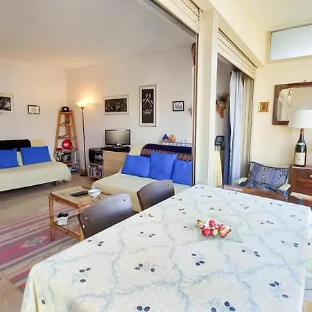 Trident D Apartment