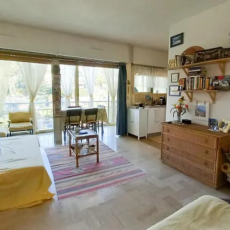 Trident D Apartment